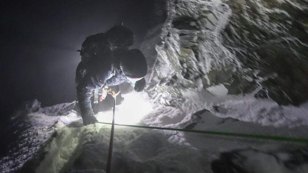 Bei Nacht und Nebel holten Kalser Bergretter von Sonntag auf Montag drei Alpinisten aus dem Stüdlgrat