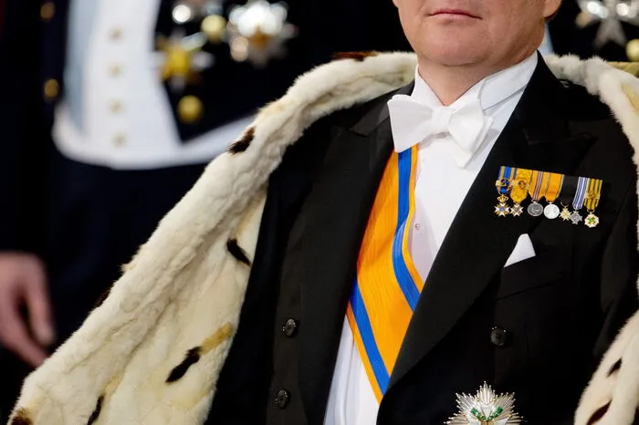 Aus dem feierwütigen Junggesellen, dessen Trinkfestigkeit ihm auch den Namen "Prins Pilsje" einbrachte, ist ein verantwortungsvoller Familienvater geworden. Die Niederländer schätzen den als bodenständig und volksnah geltenden Prinzen mittlerweile sehr.