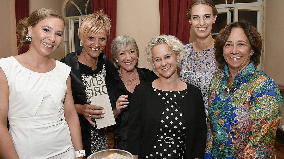 Julia Malischnig, Karin Bernhard, Heidelinde Weis, Angelica Ladurner, Andrea Samonigg-Mahrer und Gabriele Semmelrock-Werzer