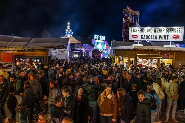 Die Vorfreude auf das wohl letzte Wiesn-Feuerwerk war enorm.
