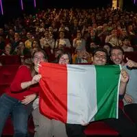 Internationales Publikum fand sich für das Public Viewing im Schubertkino ein 