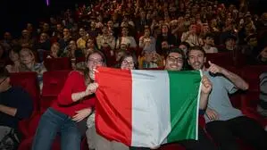 Internationales Publikum fand sich für das Public Viewing im Schubertkino ein 