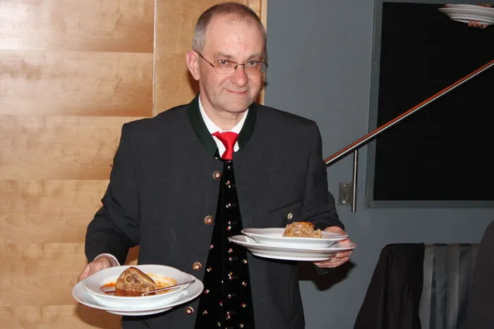 Schweinshaxen und Kuttln müssen in jede richtige "Jauntaler Saure Supp´n".