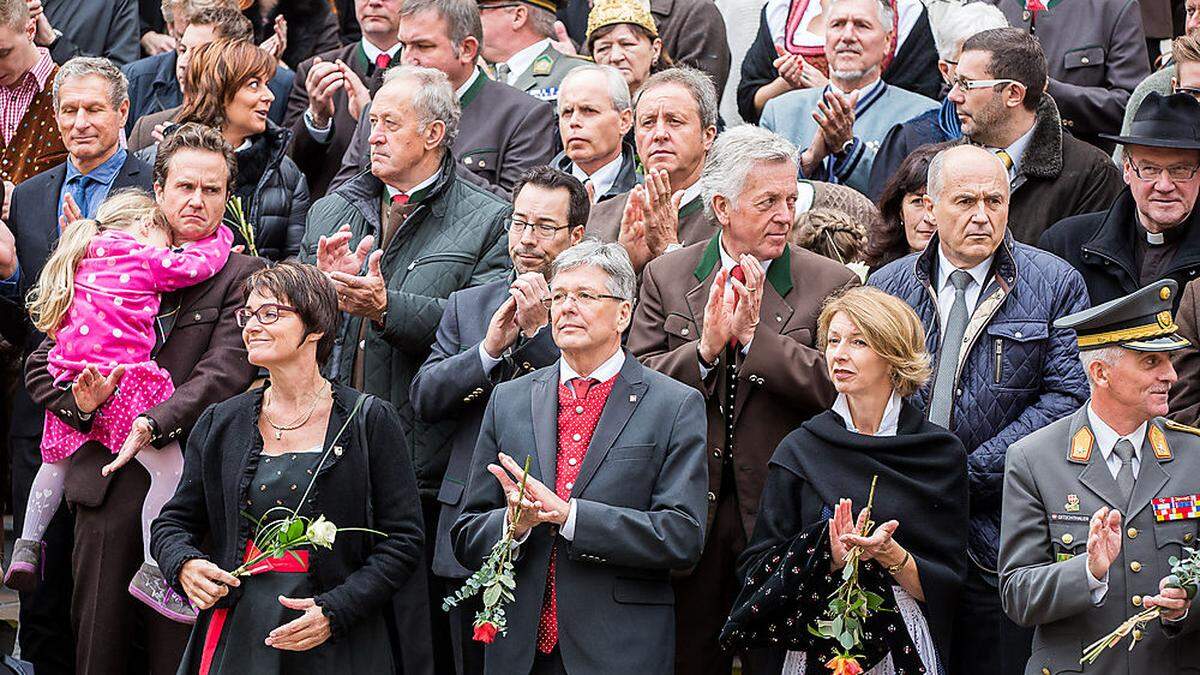 Landesregierung und Landtag tagen diesmals nach der 10.-Oktober-Landesfeier