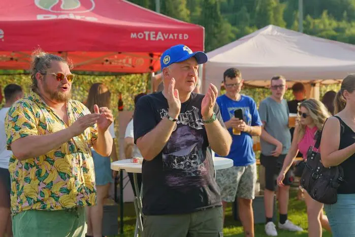 Klicken Sie sich hier durch die weiteren Fotos...
