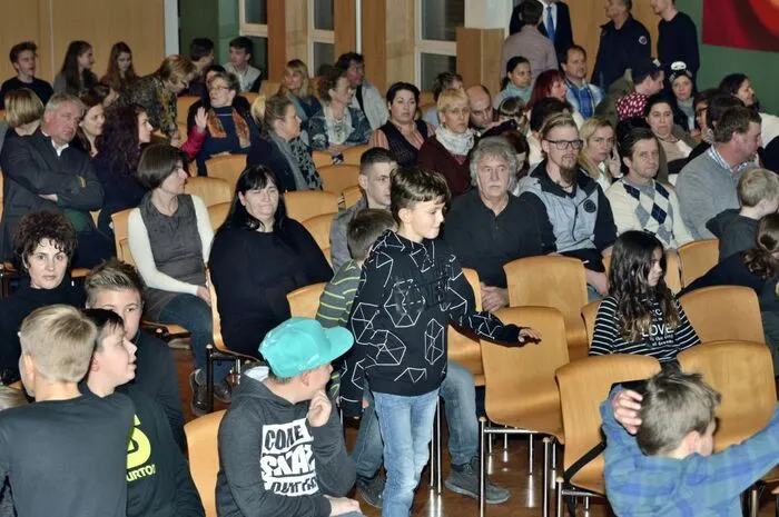 Das Publikum zeigte sich von den Darbietungen begeistert.