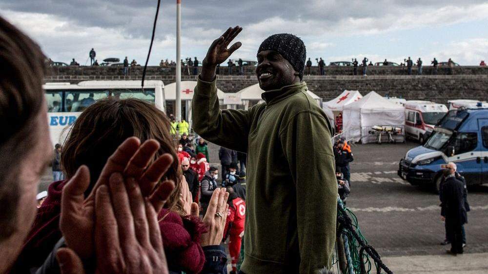 47 Migranten der Sea Watch 3 sind in Catania an Land gegangen