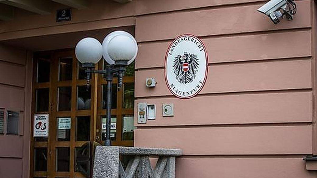 Ein Staatsverweigerer musste sich am Landesgericht Klagenfurt verantworten