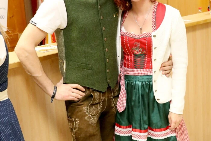 Und es waren nicht nur die Landwirte, die zum zwölften Bauernball gekommen waren, um sich zu unterhalten oder eine flotte Sohle aufs Parkett zu legen. 