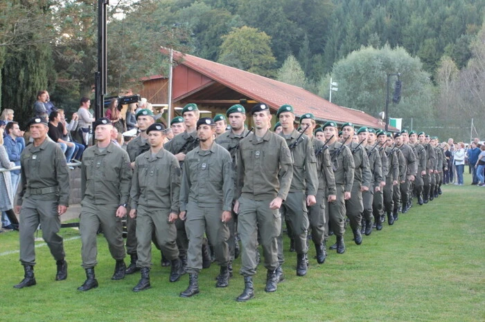 Beim Festakt wurden die große Flaggenparade und der österreichische Zapfenstreich abgehalten, die Militärmusik Kärnten untermalte die Angelobung musikalisch.