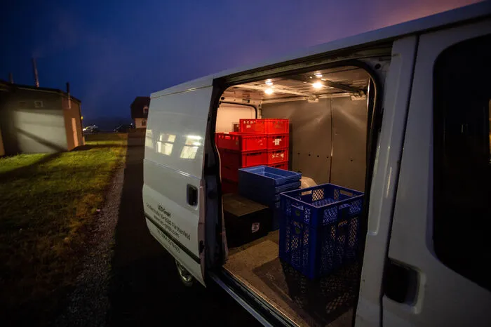 Der Ford Transit ist noch leer.