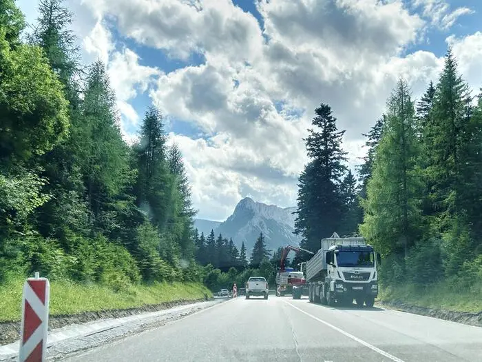 Blaulichtfahrten der Rettung sind von der Sperre ausgenommen