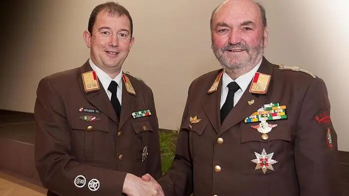 Der bisherige Stellvertreter Thomas Gruber folgte Johann Hönigschnabl (rechts) als Bereichfeuerwehrkommandant nach.