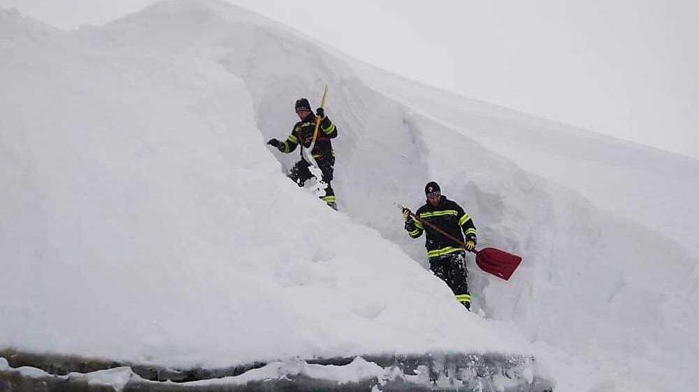 Die großen Schneemassen und die unterschiedlichen Schneeschichten sorgen für erhebliche Lawinengefahr in Kärnten und Osttirol (Archivfoto)