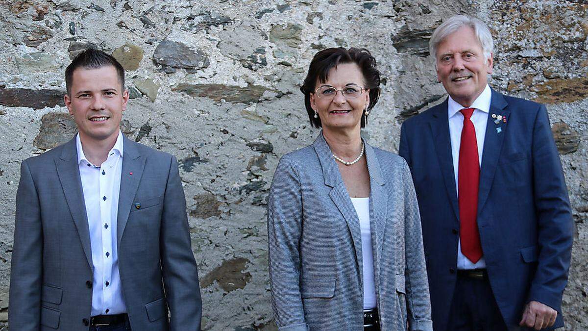 Von links: Patrick Skubel, Eveline Paier-Sternjak und Bürgermeister Gerhard Visotschnig