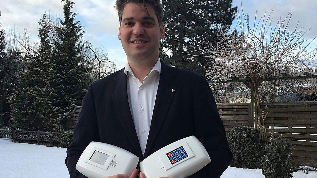 Ries Bouwman aus Leoben mit den Prototypen der &quot;Gerd Box&quot;