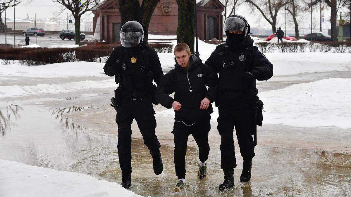 Die Polizei in St. Petersburg 