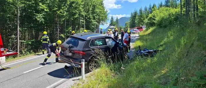 Die Rettungskräfte am Unfallort