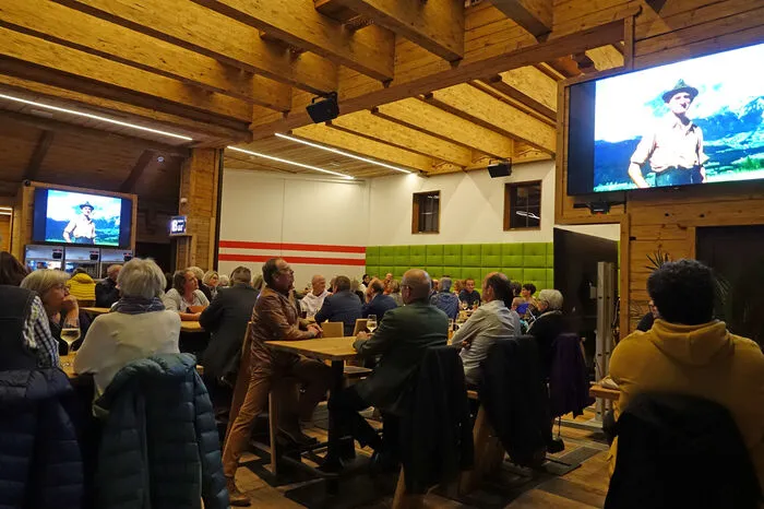 Rund 100 Personen kamen zur Präsentation des Bildbandes in die Hohenhaus Tenne