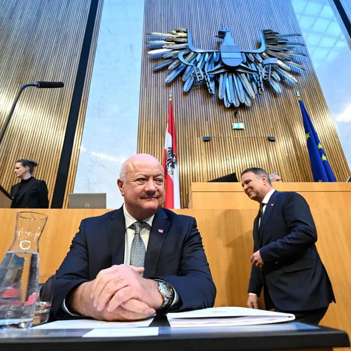 Bundeskanzler Christian Stocker (ÖVP), Vizekanzler Andreas Babler (SPÖ) auf der Regierungsbank