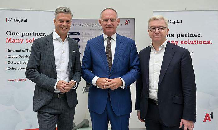 Vorstandsdirektor A1-Group Thomas Arnoldner, Innenminister Gerhard Karner und KSÖ-Präsident Michael Höllerer (v. l.)