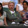 Boris Becker zwischen zwei jungen Damen, solche Bilder vom Ex-Tennis-Star gibt es viele