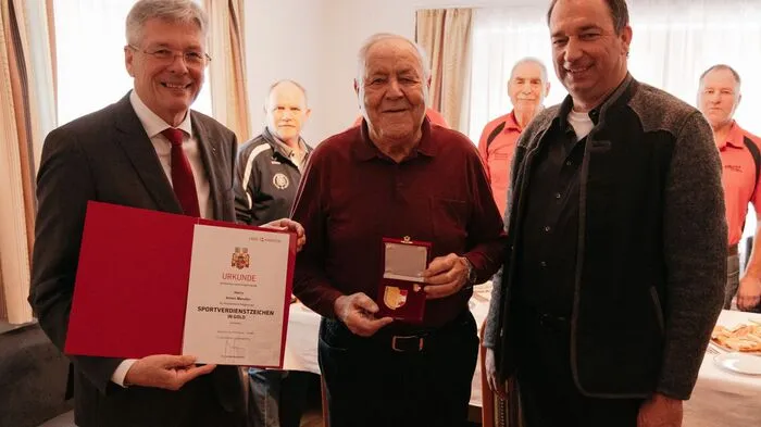 Peter Kaiser, Anton Mandler und Bürgermeister Wolfgang Krenn