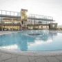 Das Außenbecken der Therme Nova wäre für die Rückkehr der Gäste bereit