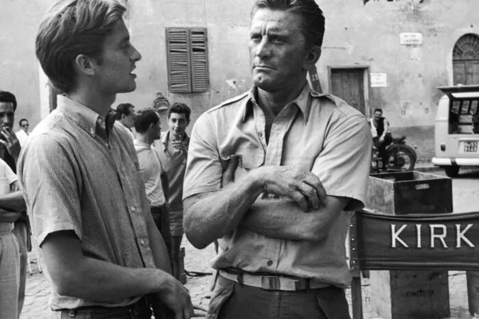 Mit Sohn Michael am Set des US-Kriegsfilms "Der Schatten des Giganten"
