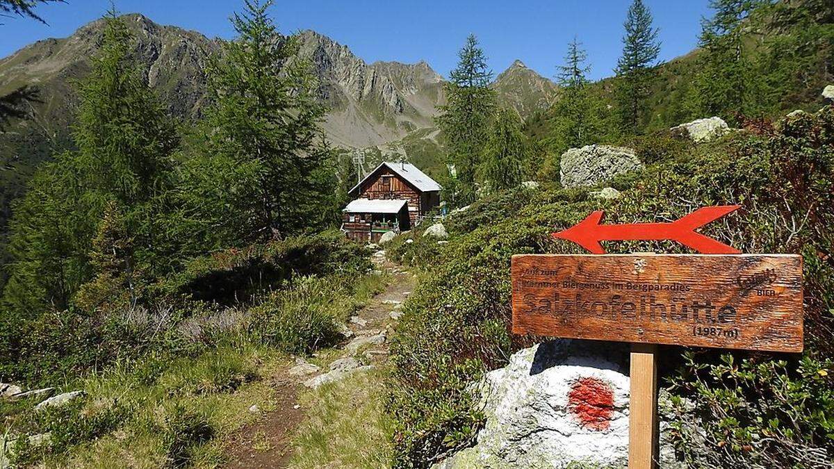 Die Salzkofelhütte ist idyllischer Ausgangspunkt für zwei Bergtouren