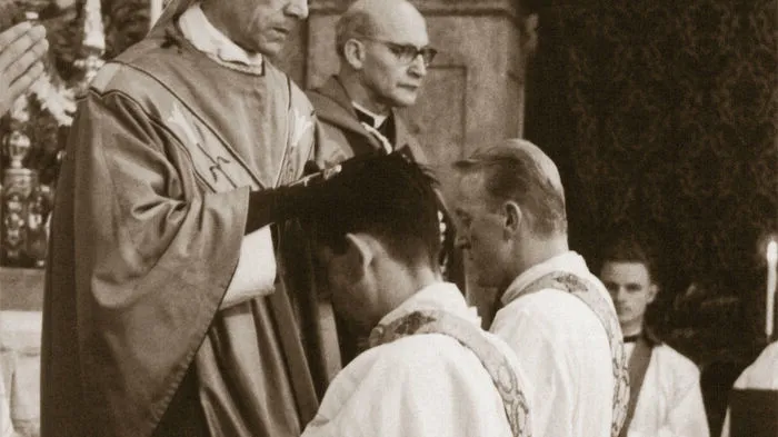 Wolfgang Pucher bei seiner Priesterweihe 1963 in der Wallfahrtskirche Mariatrost.