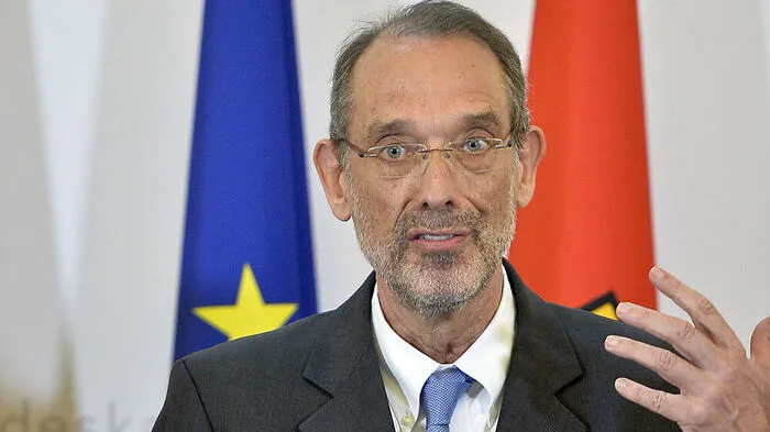 MINISTERRAT: FASSMANN