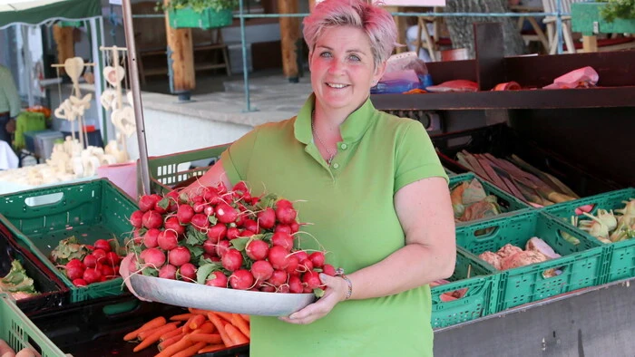 Am ersten Freitag im Juni war es wieder soweit: Sieben Marktfieranten aus der Region luden zum Genussland-Bauernmarkt. 