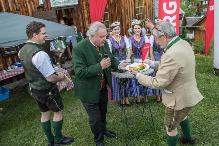 ... nämlich ORF-Steiermark-Urgestein Reinhart Grundner. Doch für ihn sollte es nicht nur ein Schnitzel geben ...
