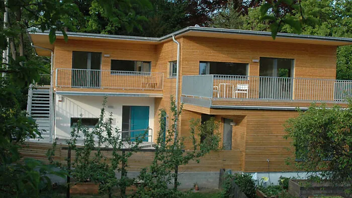 Ein modernes Holzhaus ist der Wunschtraum vieler Menschen