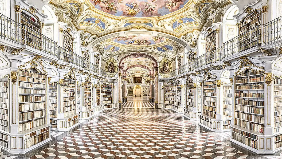 Stift Admonts Klosterbibliothek landet einen Hit auf EarthPix mit 500.000 Aufrufen innerhalb von nur zwei Tagen.