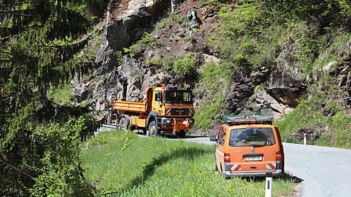 Bauarbeiten und Reparaturarbeiten nach den Unwettern haben ein Loch in die Gemeindekasse gerissen