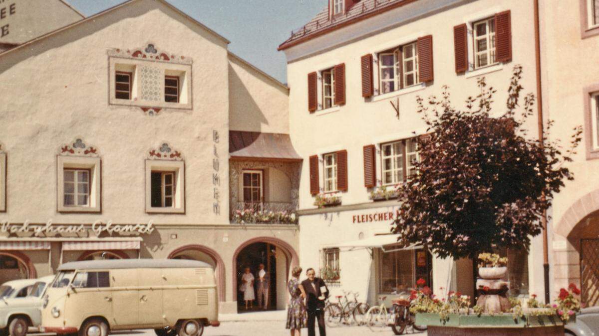 Der Neue Platz in Lienz (heute Egger-Lienz-Platz) im Jahr 1962