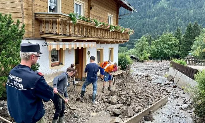Auch Wohnhäuser wurden beschädigt 