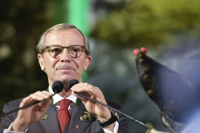 "Wir können nicht nur in Tracht, sondern auch in Zivil gut feiern", betonte Salzburgs Landesvater Wilfried Haslauer.