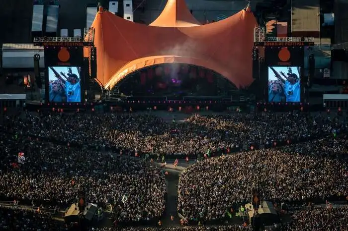 29. Juni bis 6. Juli: Mehr als 130.000 Besucher kommen zum längsten Festival Europas. 180 Shows von Pop, Rock und Metal über Hip Hop bis zu Electro - nichts, was es nicht gibt. Ticketpreis: 285,21 Euro. Das ergibt einen Tagespreis von 35,65 Euro - weit unter dem Durchschnitt.