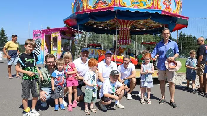 Die Organisatoren des Kinderfestes Robert Scharmer, Markus Kornhäusl und Albert Gutmann hatten für die Kinder ein abwechslungsreiches Programm mit zwölf Spielstationen vorbereitet