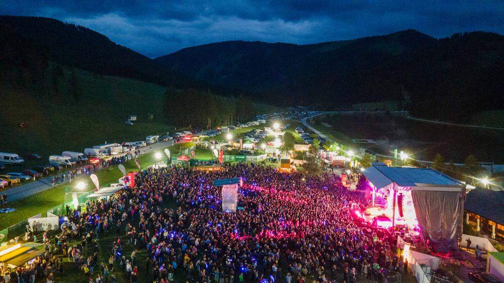 Tausende Fans kamen zum Bergbauern-Open-Air zur Latschenhütte