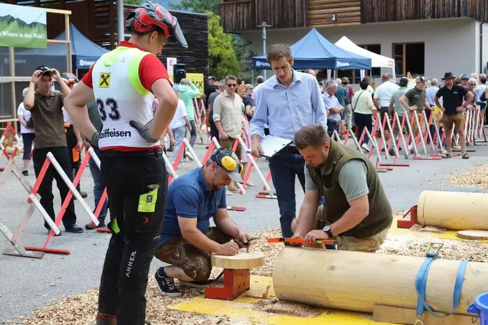 Landeswaldarbeitsmeisterschaften – Spannung, Präzision & Action live. 