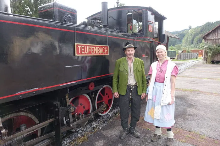 Die beiden Brandluckner-Huabn-Theater-Schauspieler Johann Flicker und Maria Baumegger freuen sich über ihre Auftritte vor der Kamera.