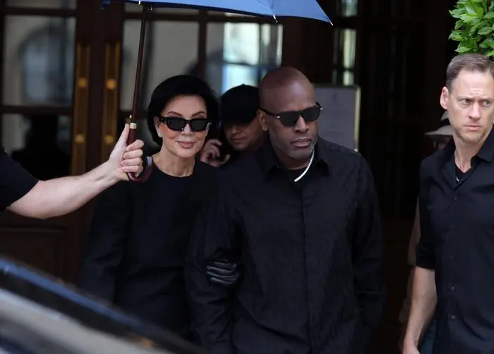 Exclusive :Kris Jenner and her boyfriend Corey Gamble arrived in Paris to attend the trial related to Kim Kardashians robbery Exclusive :Kris Jenner and her boyfriend Corey Gamble arrived in Paris to attend the trial related to Kim Kardashians robbery PUBLICATIONxINxGERxAUTxSUIxONLY Copyright: xALIxxKNRx
