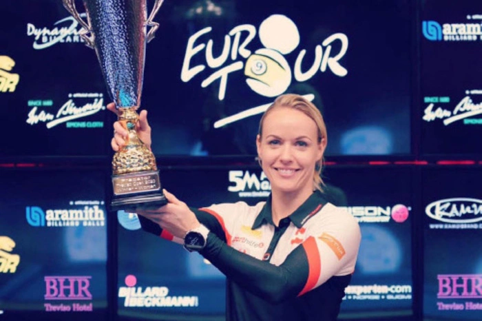 Kategorie: Sport Jasmin Ouschan hat als eine der weltbesten Poolbillardspielerinnen schon mehrfach für Furore gesorgt. Neuerdings kämpft sie auch um den Sieg bei den Dancing Stars.