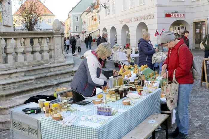 An die 20 Fieranten hatten sich aus diesem Grund für zwei Tage am Hauptplatz eingefunden.