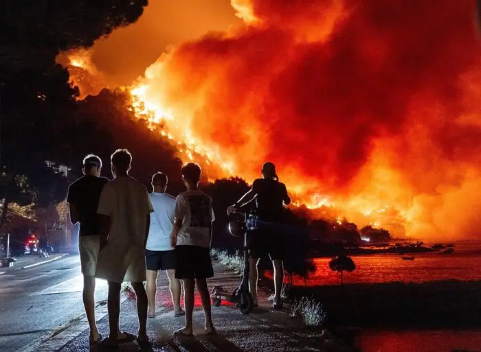 Flammeninferno in der Nacht auf Freitag in Omiš