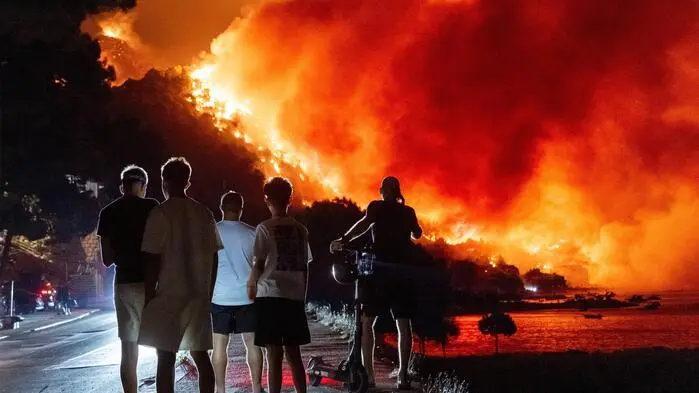 Flammeninferno in der Nacht auf Freitag in Omiš